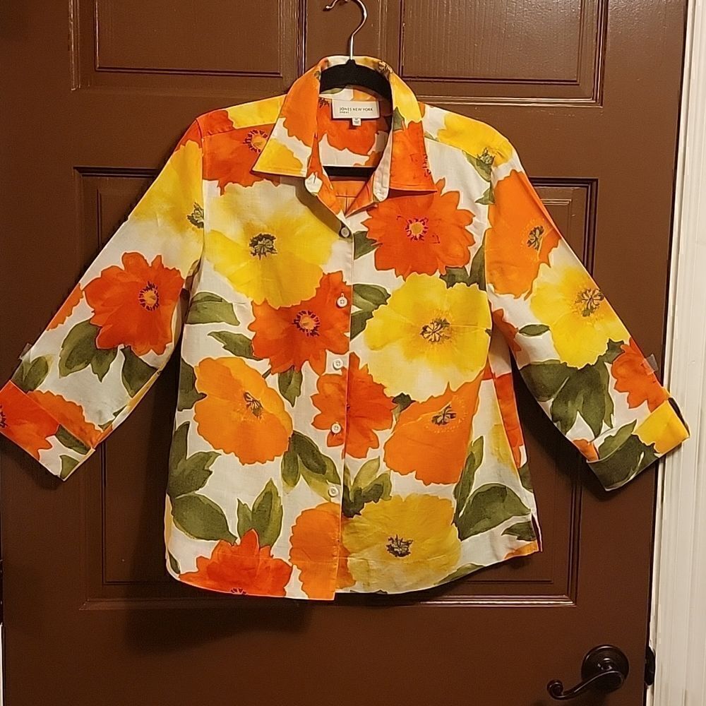 Jones New York- Linen orange, yellow, green floral print shirt size M. Collared.